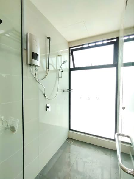 Service Residence for Rent at Southkey Mosaic - Jason Fam - Bathroom - PropertyGuru.com.my