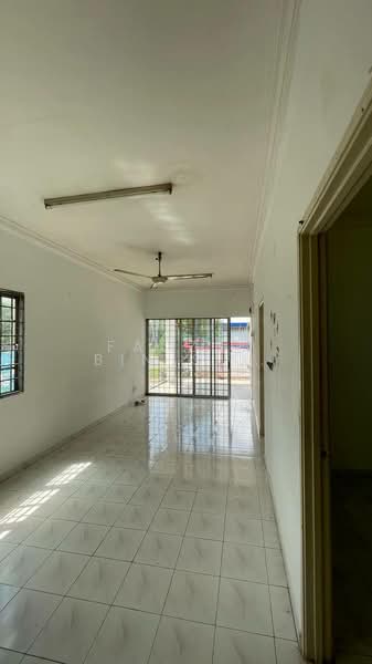 Taman Garing Utama untuk Untuk Dijual - RM 360,000, Apr 2026 - Living Room - PropertyGuru.com.my