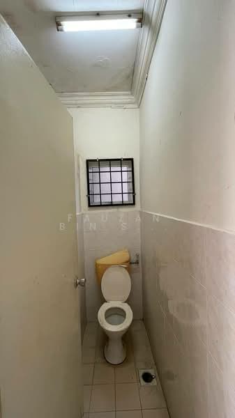 Taman Garing Utama untuk Untuk Dijual - RM 360,000, Apr 2026 - Bathroom - PropertyGuru.com.my