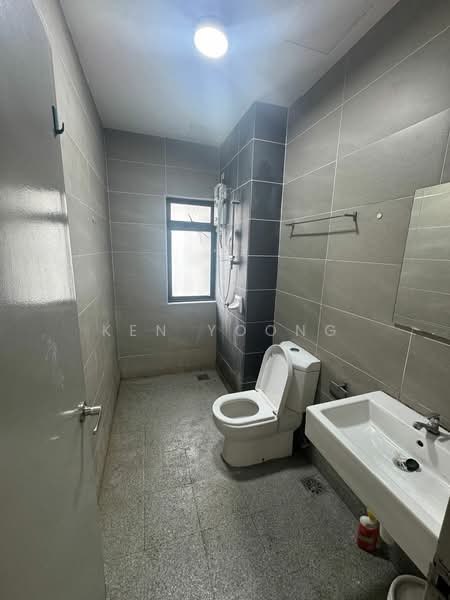 Kediaman Servis untuk Disewa di HYVE - Ken Yoong - Bathroom - PropertyGuru.com.my