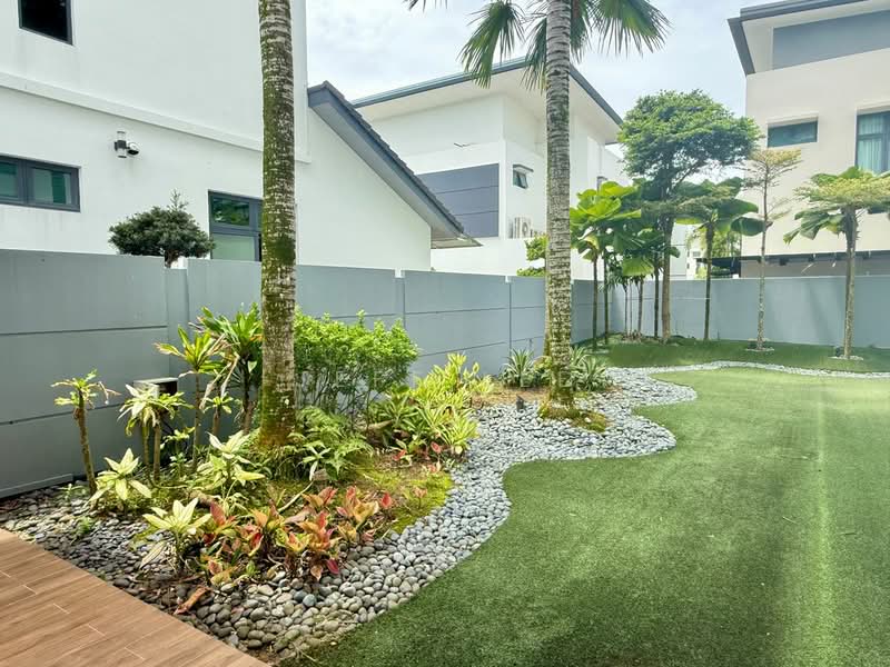 Bungalow for Sale in Setia Tropika (Johor Bahru) - Jeff Lee - Garden - PropertyGuru.com.my