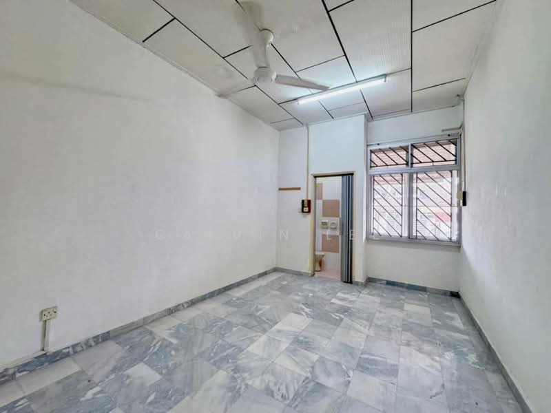 1-storey Terraced House for Sale in Taman Daya (Johor Bahru) - Calvin Lee - Interior - PropertyGuru.com.my