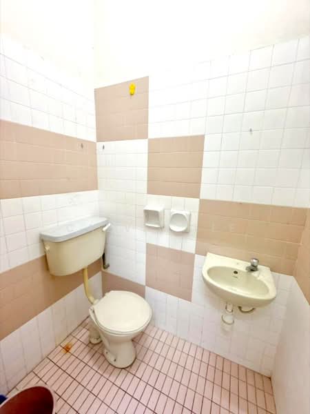 1-storey Terraced House for Sale in Taman Daya (Johor Bahru) - Calvin Lee - Bathroom - PropertyGuru.com.my