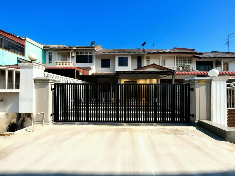 Rumah Teres 2 Tingkat untuk Dijual di Skudai (Johor) - Alvin Tan - Exterior - PropertyGuru.com.my