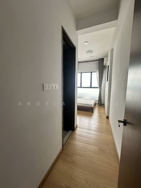 Condominium for Sale at Bay Laurel @ Country Garden Danga Bay - Angela Chong - Corridor - PropertyGuru.com.my