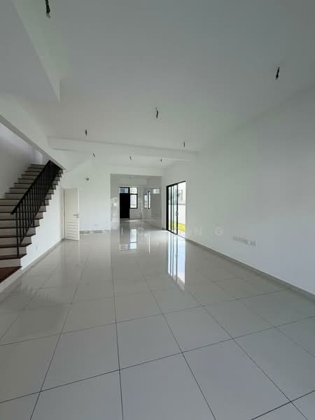 2-storey Terraced House for Sale in 16 Sierra (Puchong) - Eric Ong - Living Room - PropertyGuru.com.my