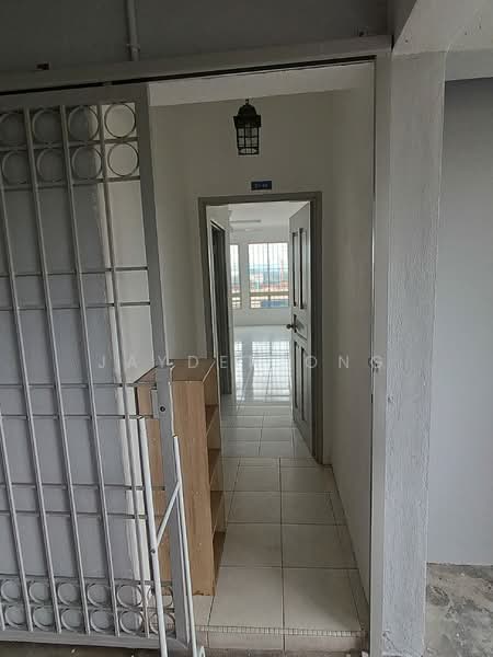 Apartment for Sale at Vista Impiana - Jayden Ong - Corridor - PropertyGuru.com.my