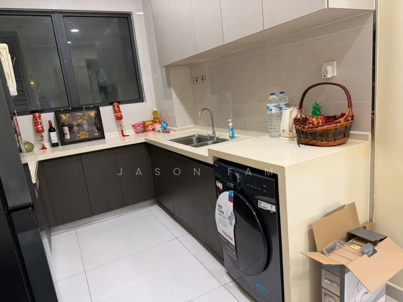 Condominium for Sale at Bay Point @ Country Garden Danga Bay - Jason Fam - Kitchen - PropertyGuru.com.my