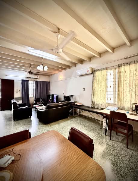 Pulau Tikus Corner End Lot Double Storey Terrace House. untuk Untuk Dijual - RM 1,300,000, Apr 2026 - Living Room - PropertyGuru.com.my