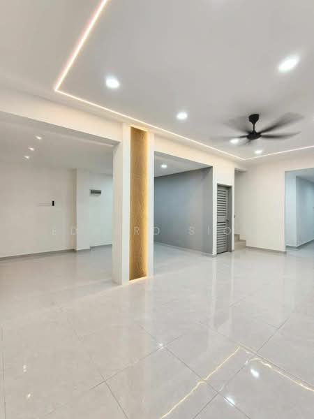 2-storey Terraced House for Sale in Tebrau (Johor) - Edward Siow - Living Room - PropertyGuru.com.my