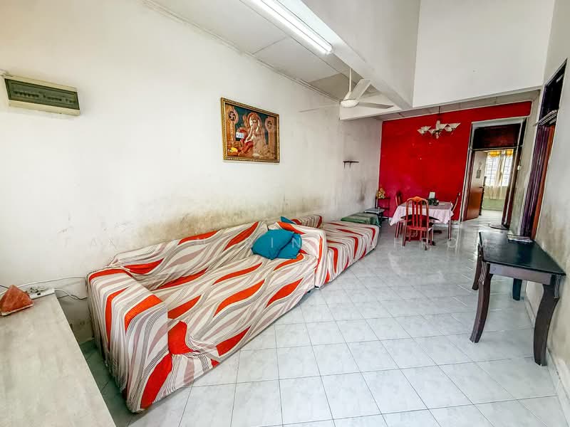 1-storey Terraced House for Sale in Taman Semenyih Indah (Semenyih) - Fauzan bin Sahrom - Living Room - PropertyGuru.com.my