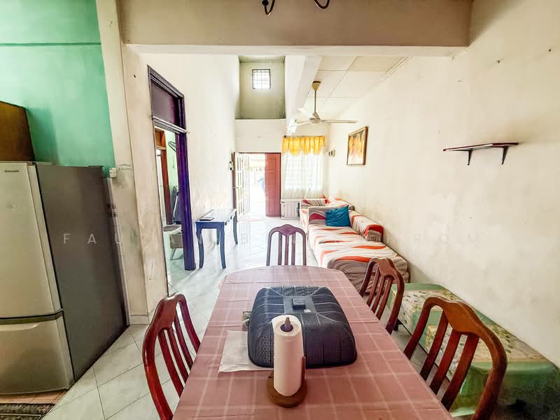 1-storey Terraced House for Sale in Taman Semenyih Indah (Semenyih) - Fauzan bin Sahrom - Living Room - PropertyGuru.com.my