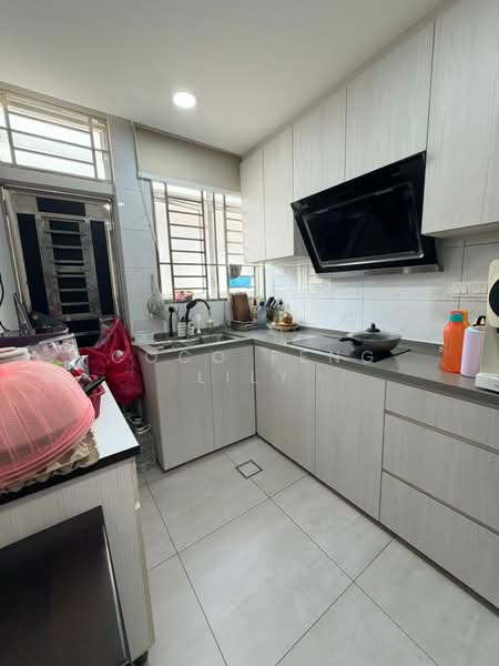 1-storey Terraced House for Sale in Bandar Baru Permas Jaya (Permas Jaya) - Coco Feng Lily - Kitchen - PropertyGuru.com.my