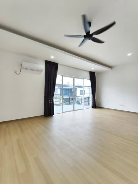 2-storey Terraced House for Rent in Taman Mount Austin (Tebrau) - Vivco Liang - Living Room - PropertyGuru.com.my