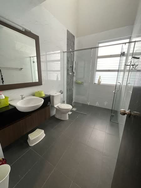 Taman Molek untuk Untuk Disewa - RM 3,800 /bulan, Apr 2026 - Bathroom - PropertyGuru.com.my