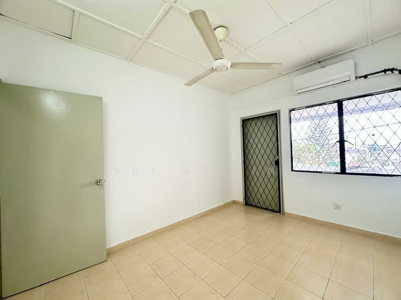 2-storey Terraced House for Sale in Kampung Gombak Indah (Batu Caves) - Sue Arifin - Interior - PropertyGuru.com.my
