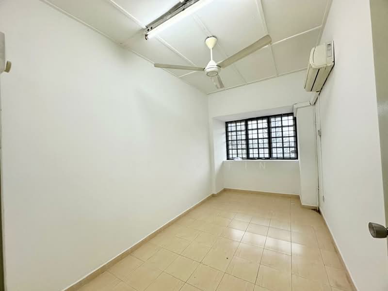 2-storey Terraced House for Sale in Kampung Gombak Indah (Batu Caves) - Sue Arifin - Interior - PropertyGuru.com.my
