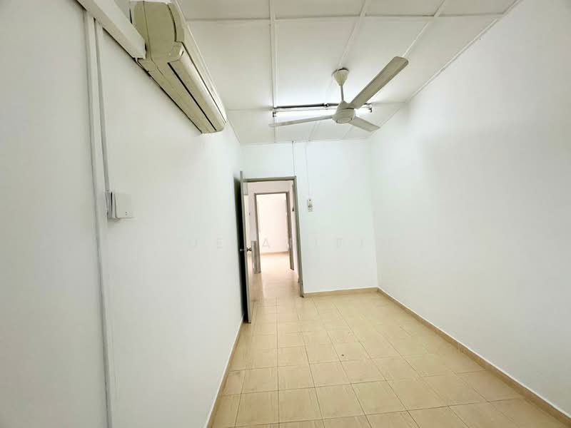 2-storey Terraced House for Sale in Kampung Gombak Indah (Batu Caves) - Sue Arifin - Interior - PropertyGuru.com.my