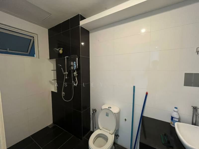 Kondominium untuk Dijual di The Clovers - Ashley Tan - Bathroom - PropertyGuru.com.my