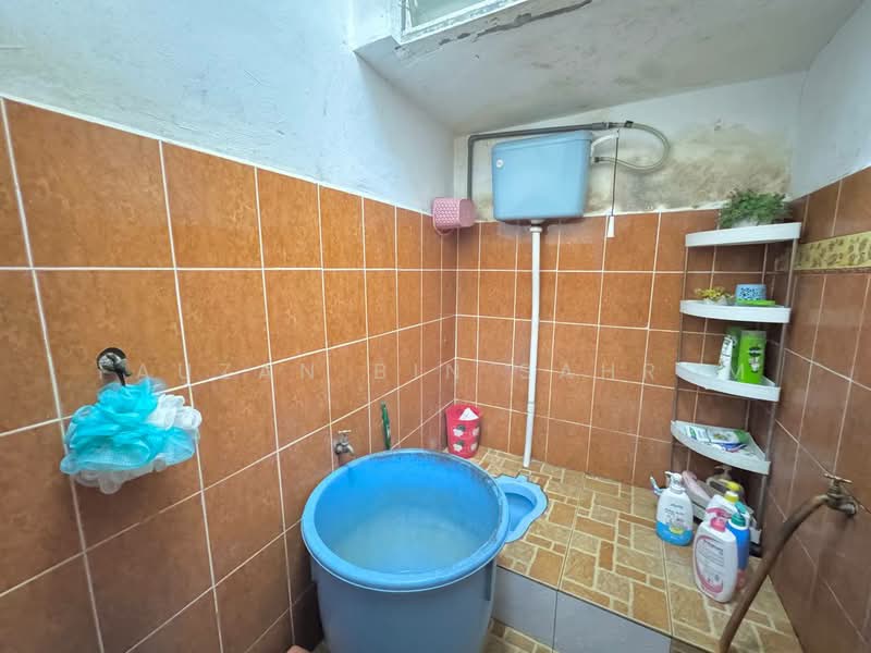 1-storey Terraced House for Sale in Bukit Sentosa (Rawang) - Fauzan bin Sahrom - Bathroom - PropertyGuru.com.my