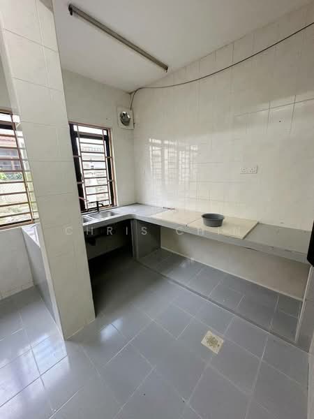 2-storey Terraced House for Sale in Bandar Baru Permas Jaya (Permas Jaya) - Chris Chin - Kitchen - PropertyGuru.com.my