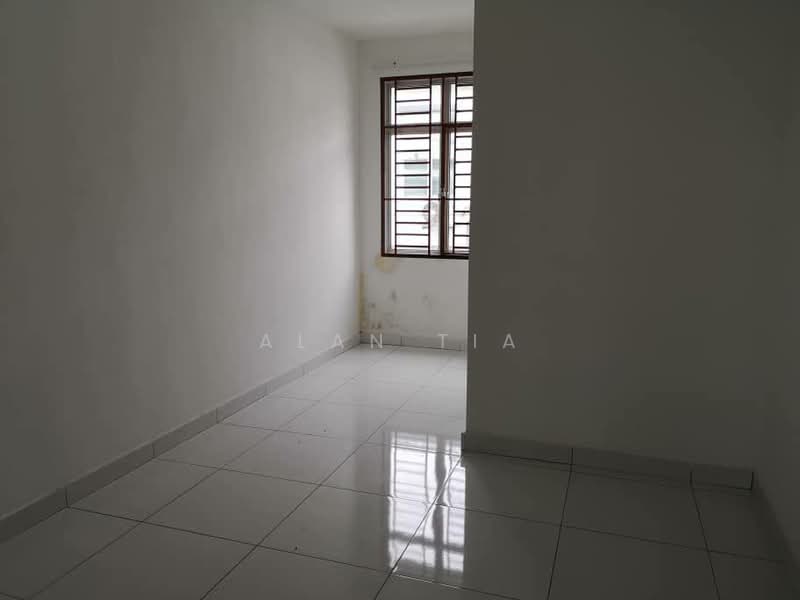 2-storey Terraced House for Sale in Taman Bestari Indah (Ulu Tiram) - Alan Tia - Interior - PropertyGuru.com.my