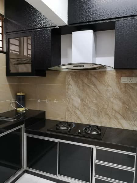 2-storey Terraced House for Sale in Taman Bestari Indah (Ulu Tiram) - Alan Tia - Kitchen - PropertyGuru.com.my