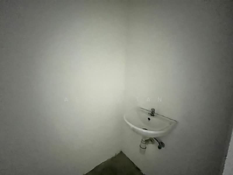 Shop for Rent in Gelugor (Penang) - Ashley Tan - Bathroom - PropertyGuru.com.my