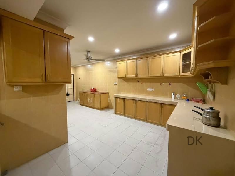Semi-Detached House for Sale in Taman Eng Ann (Klang) - Daniel Kok - Kitchen - PropertyGuru.com.my