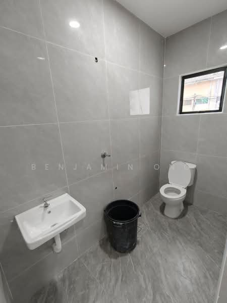 2-storey Terraced House for Sale in Taman Ungku Tun Aminah (Skudai) - Benjamin Ong - Bathroom - PropertyGuru.com.my