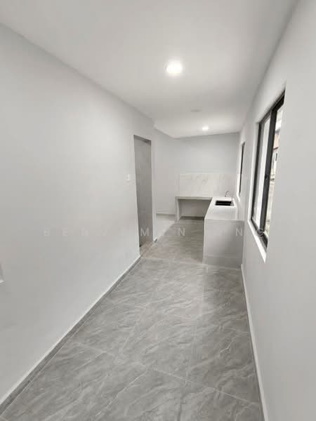 2-storey Terraced House for Sale in Taman Ungku Tun Aminah (Skudai) - Benjamin Ong - Corridor - PropertyGuru.com.my