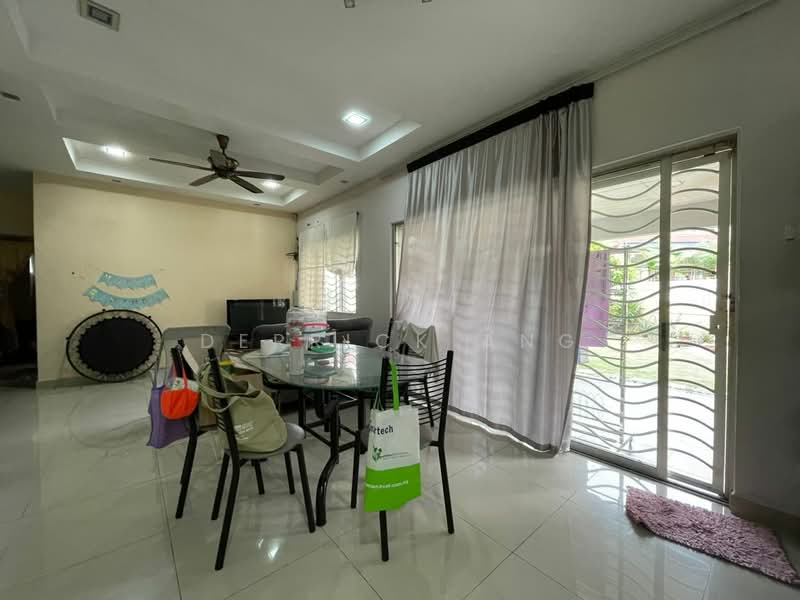 2-storey Terraced House for Sale in Denai Alam (Shah Alam) - Derrick Ang - Living Room - PropertyGuru.com.my