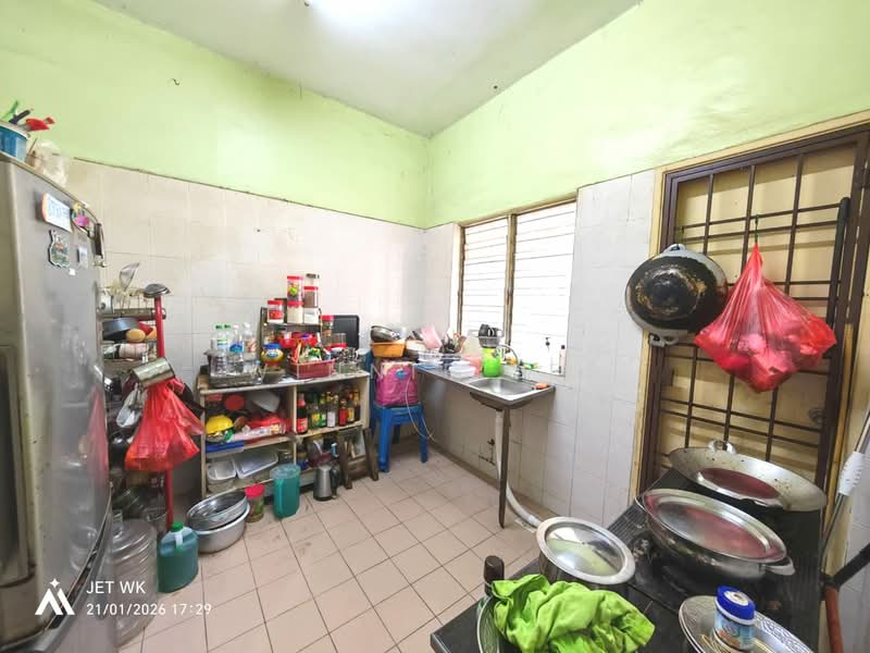 Terraced House for Sale in Bandar Botanic (Klang) - Winnie Lee - Kitchen - PropertyGuru.com.my