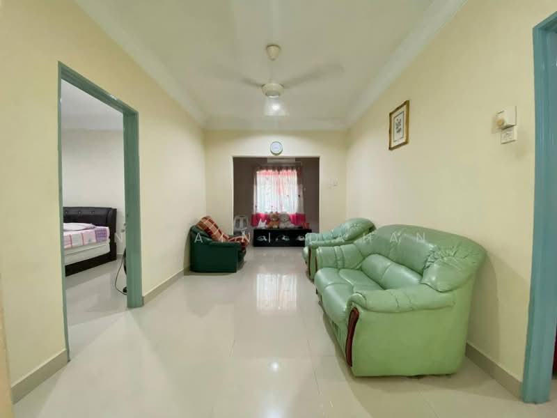 Rumah Teres 2 Tingkat untuk Dijual di Kajang (Selangor) - Noraini Dahan - Living Room - PropertyGuru.com.my