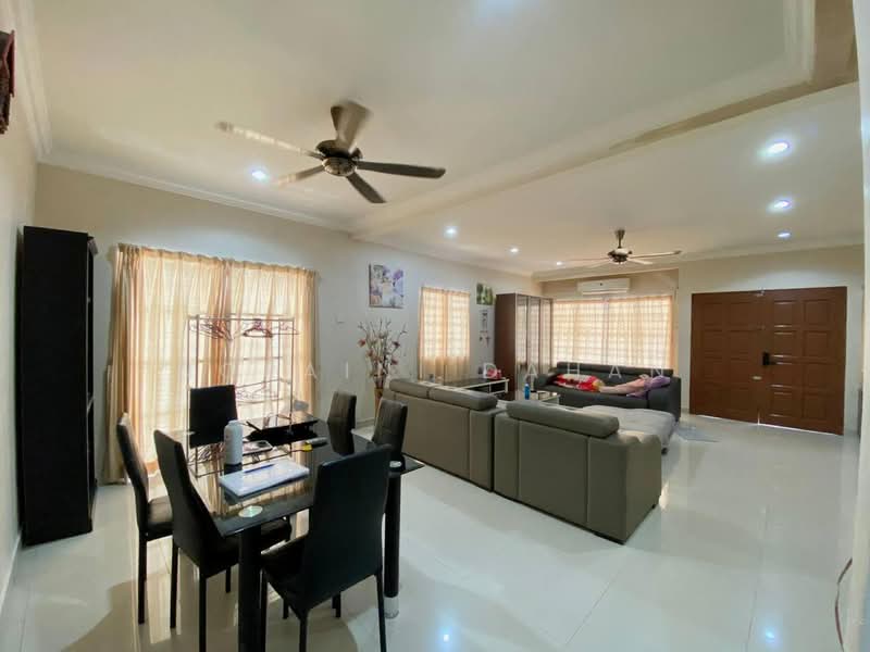 Rumah Teres 2 Tingkat untuk Dijual di Kajang (Selangor) - Noraini Dahan - Living Room - PropertyGuru.com.my