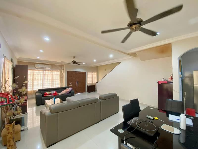 Rumah Teres 2 Tingkat untuk Dijual di Kajang (Selangor) - Noraini Dahan - Living Room - PropertyGuru.com.my