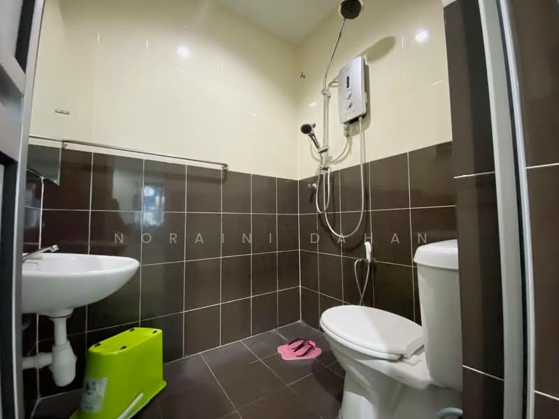 Rumah Teres 2 Tingkat untuk Dijual di Kajang (Selangor) - Noraini Dahan - Bathroom - PropertyGuru.com.my