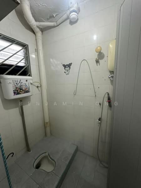 2-storey Terraced House for Sale in Taman Ungku Tun Aminah (Skudai) - Benjamin Ong - Bathroom - PropertyGuru.com.my
