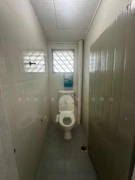 2-storey Terraced House for Sale in Taman Ungku Tun Aminah (Skudai) - Benjamin Ong - Bathroom - PropertyGuru.com.my