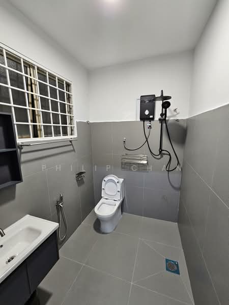 2-storey Terraced House for Sale in Taman Kuchai Jaya (Kuchai Lama) - Philip Chan - Bathroom - PropertyGuru.com.my