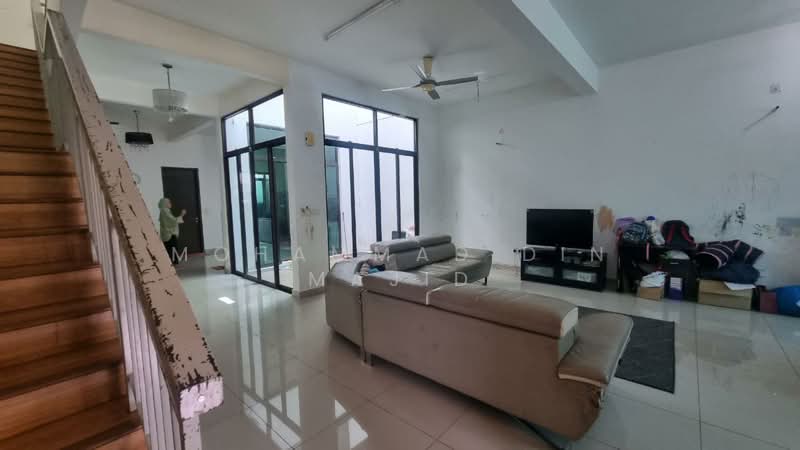 3-storey Terraced House for Sale in Denai Alam (Shah Alam) - Mohammad Din Majid - Living Room - PropertyGuru.com.my