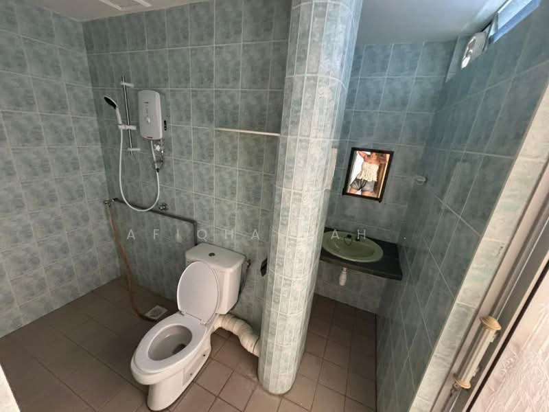 Pangsapuri untuk Disewa di Gambier Heights - AfiqHamzah . - Bathroom - PropertyGuru.com.my