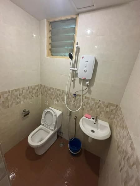Pangsapuri untuk Disewa di Gambier Heights - AfiqHamzah . - Bathroom - PropertyGuru.com.my