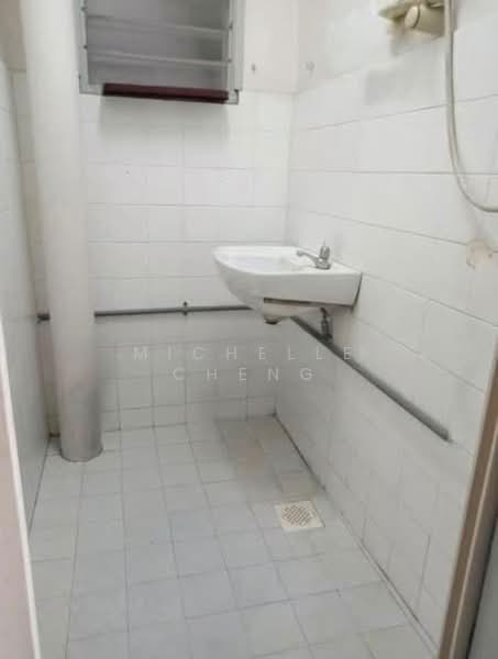 Apartment for Rent at Taman Naga Emas Apartment - MICHELLE CHENG - Bathroom - PropertyGuru.com.my