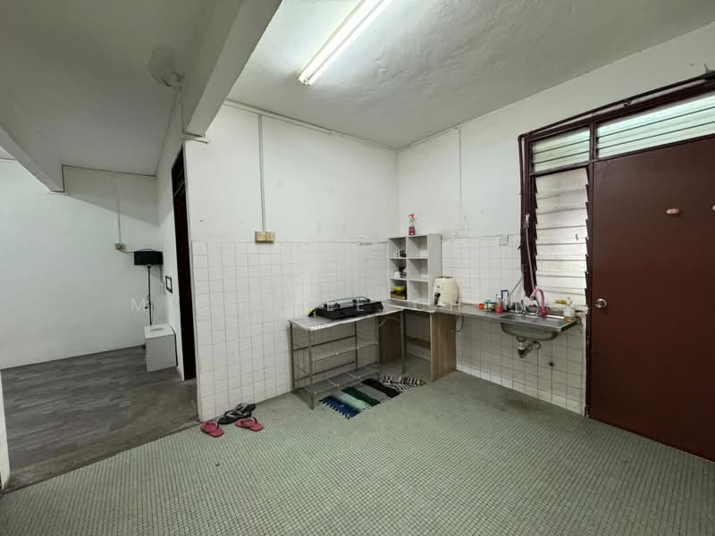 Apartment for Rent at Taman Naga Emas Apartment - MICHELLE CHENG - Kitchen - PropertyGuru.com.my