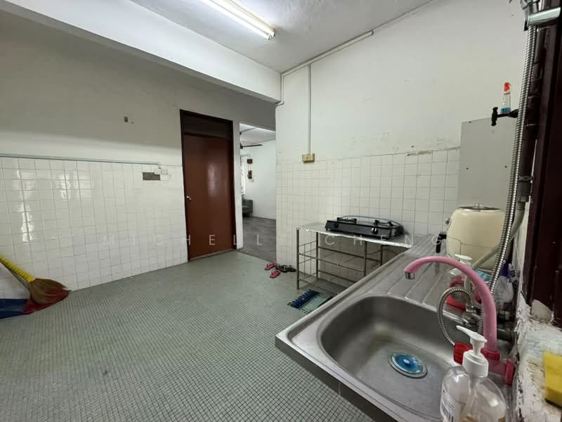 Apartment for Rent at Taman Naga Emas Apartment - MICHELLE CHENG - Kitchen - PropertyGuru.com.my