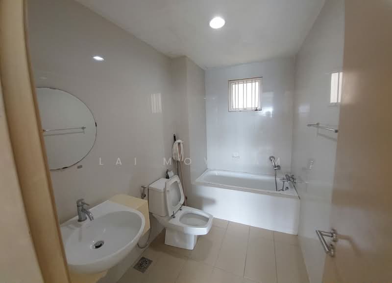 Service Residence for Sale at Oasis Serviced Suites @ Oasis Ara Damansara - Lai Moy Fam - Bathroom - PropertyGuru.com.my