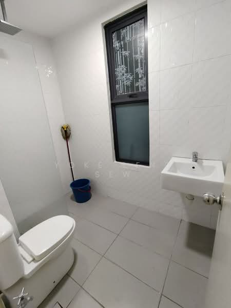 Condominium for Rent at Zefer Hill Residence - Yoke Leng Sew - Bathroom - PropertyGuru.com.my