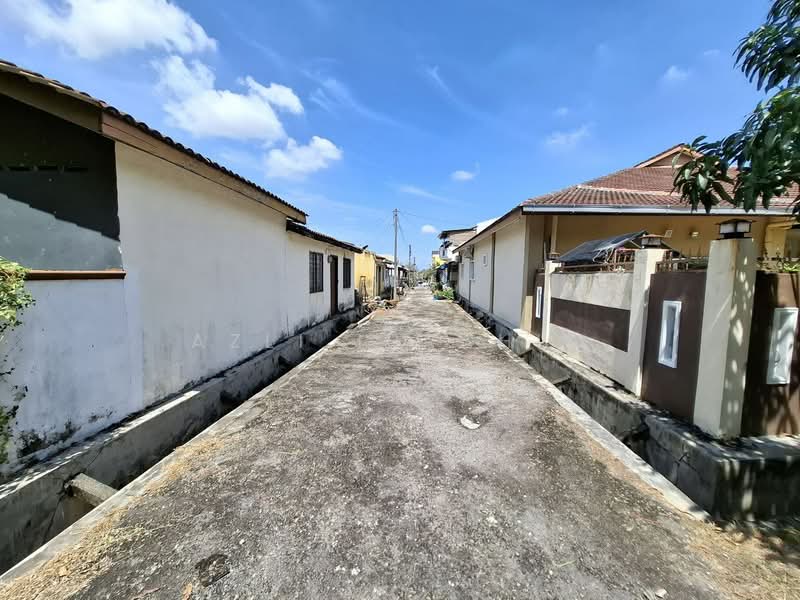 1-storey Terraced House for Sale in Bandar Tasik Puteri (Rawang) - Azli Ibrahim - Exterior - PropertyGuru.com.my