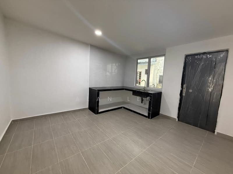 1-storey Terraced House for Sale in Taman Abad (Johor Bahru) - Alan Ler - Kitchen - PropertyGuru.com.my